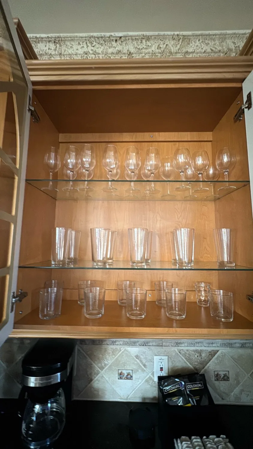 Glassware cabinet - before, 17 glasses